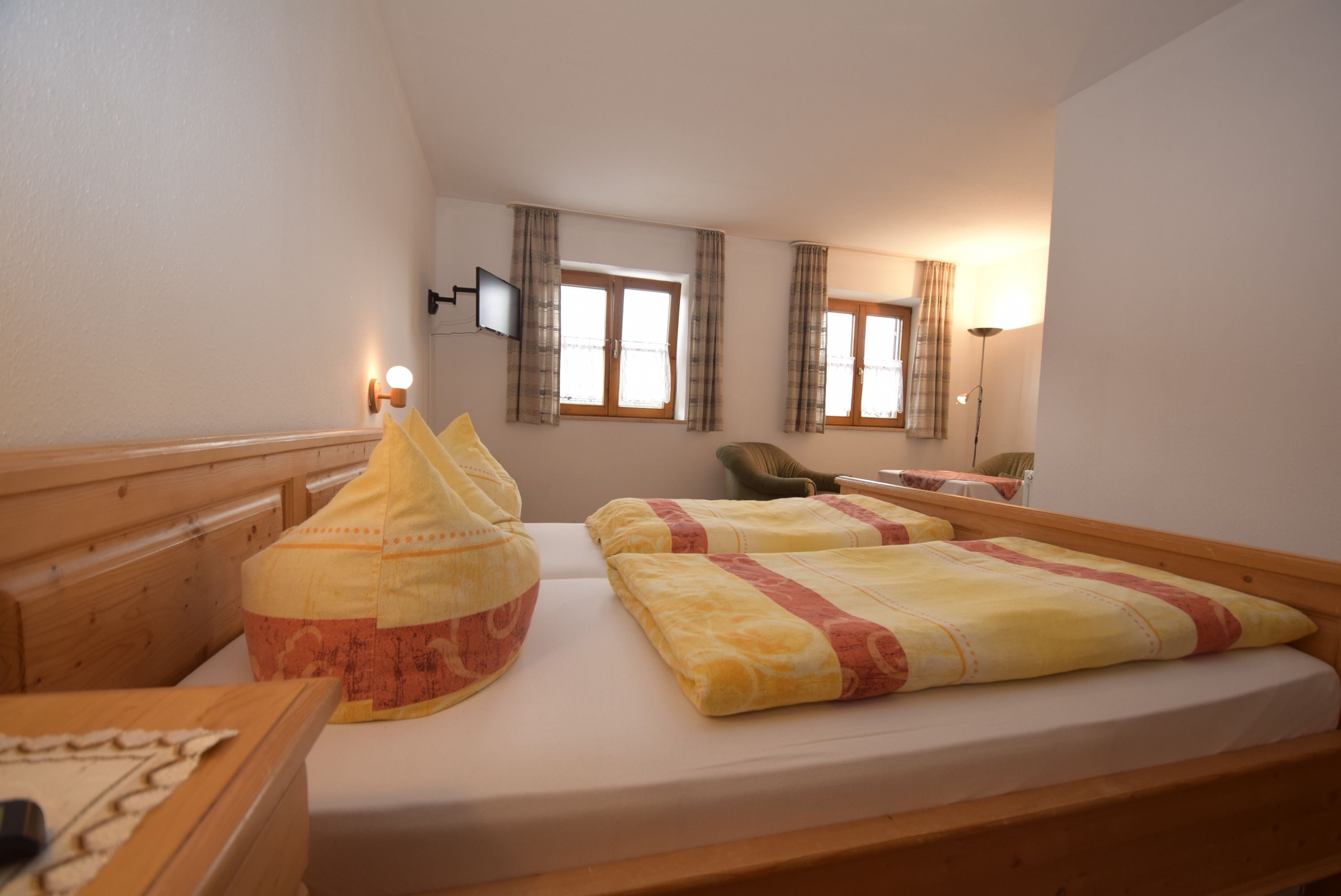 zimmer-1-bild-2.jpg